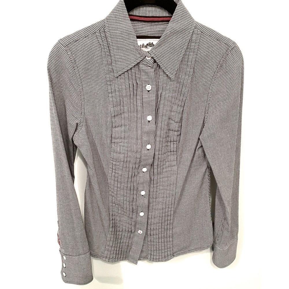 Guess black and white blouse